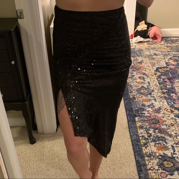 Express Sequin Skirt - Picture 5 of 5
